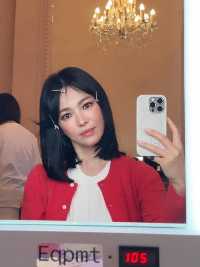 송혜교 민낯의 상큼함부터 메이크업 인형 비주얼까지다채로운 변신